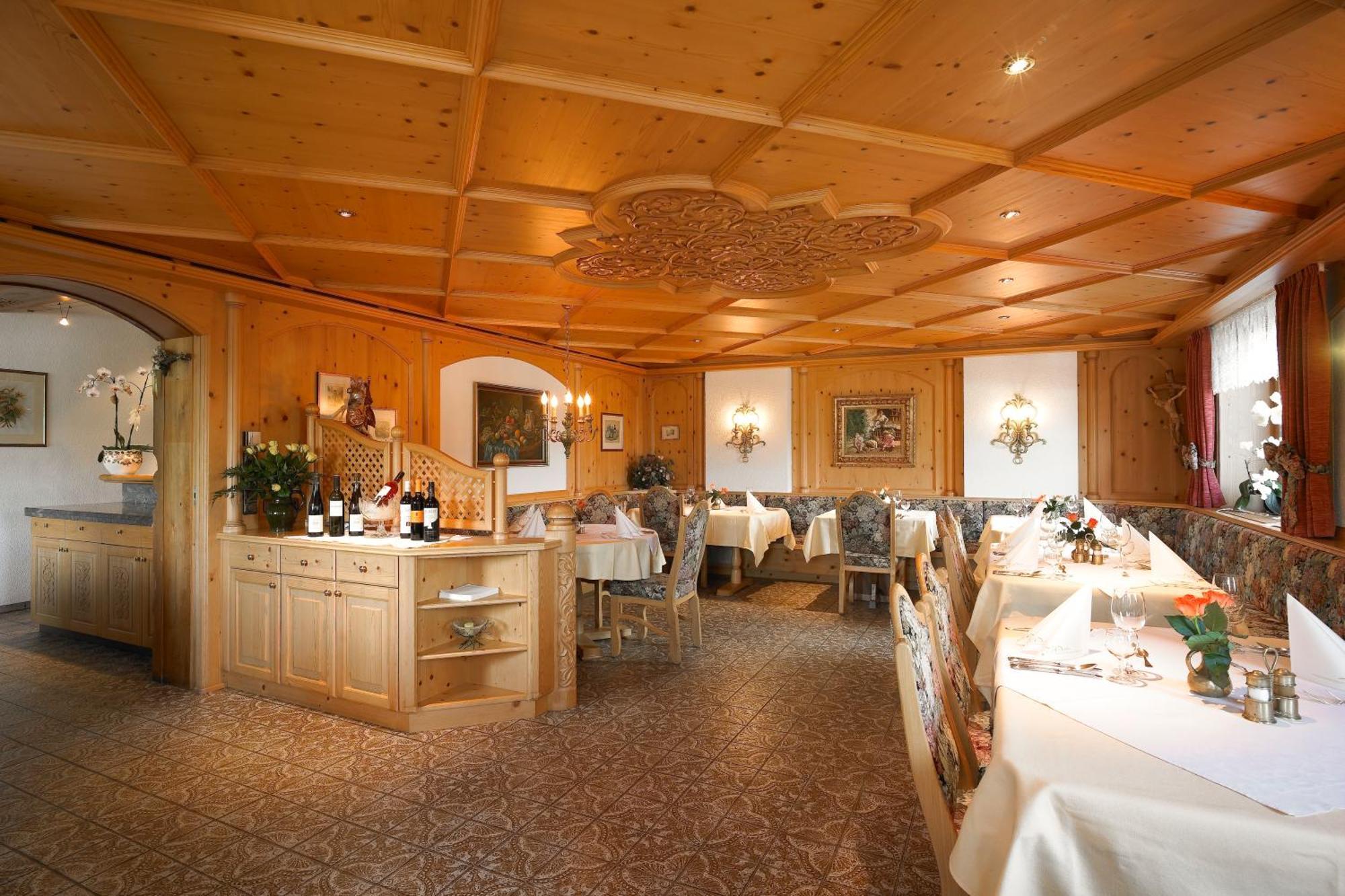 Hotel Montabella شرنز المظهر الخارجي الصورة