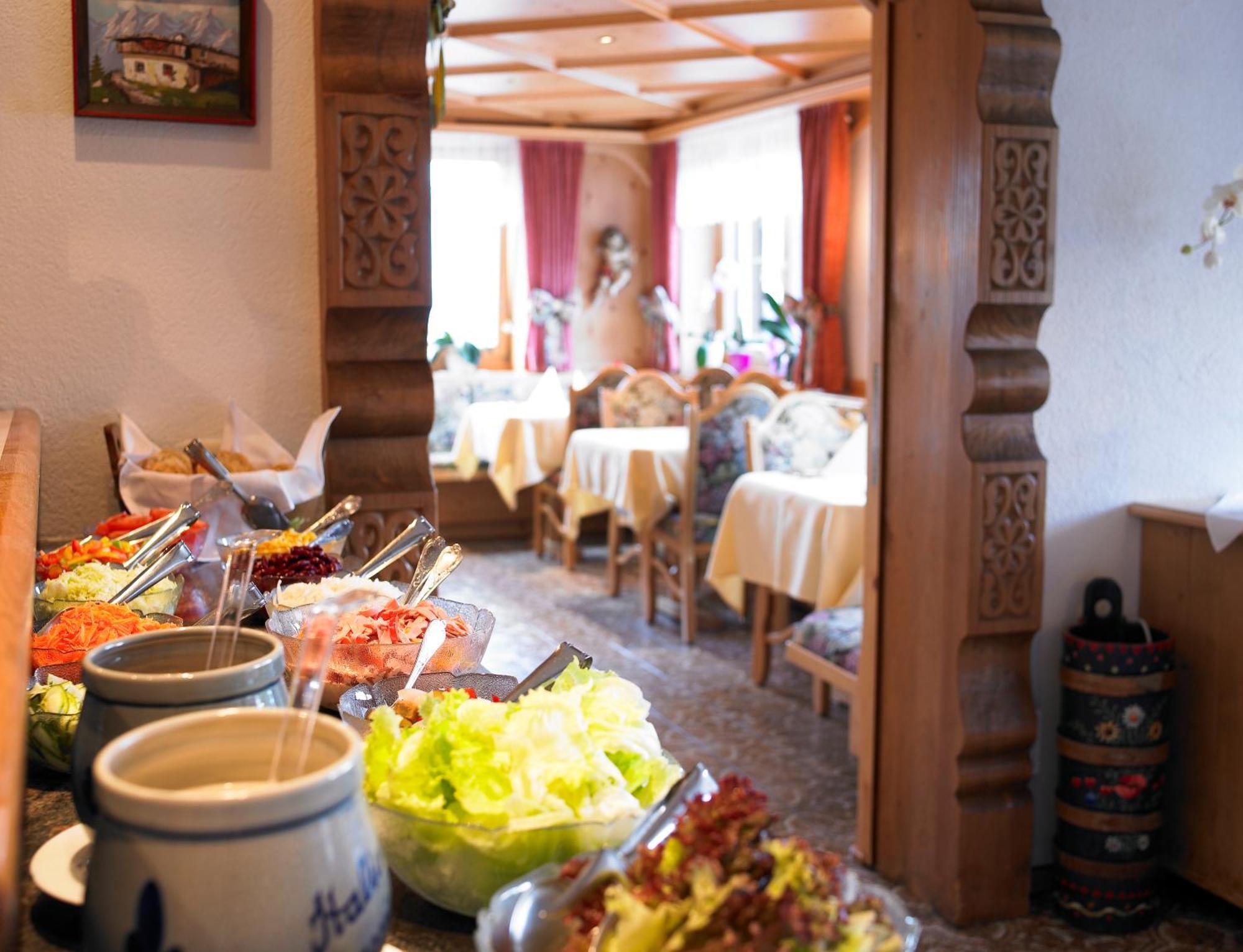 Hotel Montabella شرنز المظهر الخارجي الصورة